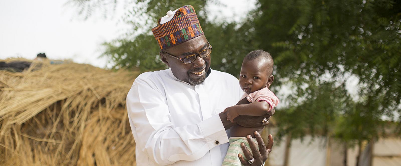 Zannah Bukar Mustapha with children at Future Prowess Foundation